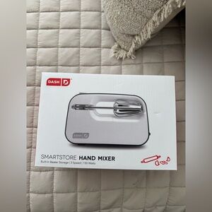 Dash SmartStore Hand Mixer - White